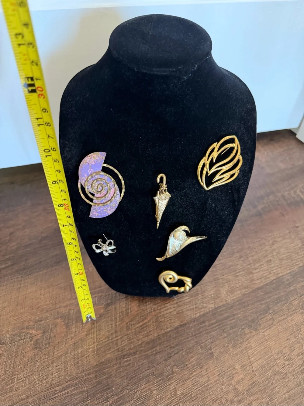 Gold Tone Assorted Women’s Vintage Fashion Brooch Pins - Gold and Purple Accents
